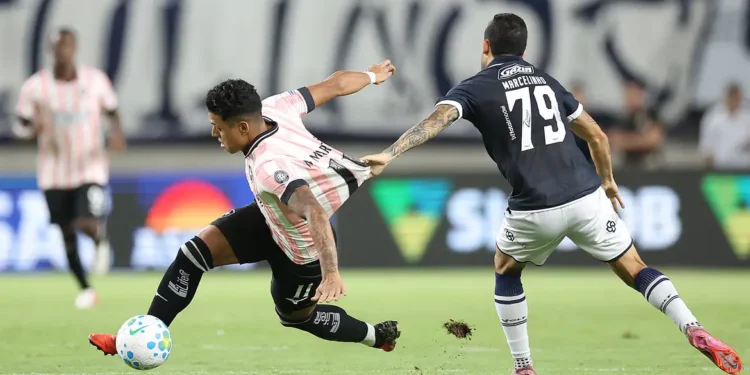 Remo vence Botafogo, encerra jejum de 12 jogos e mantém esperança de escapar do rebaixamento