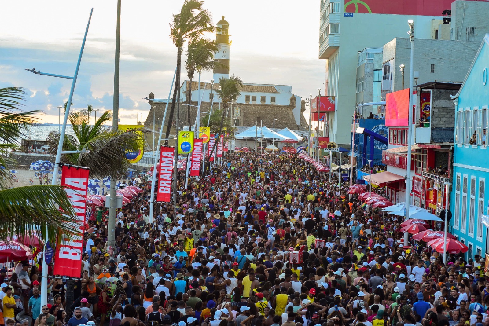 Furdunço reverencia os 40 anos da axé music no Circuito Orlando Tapajós