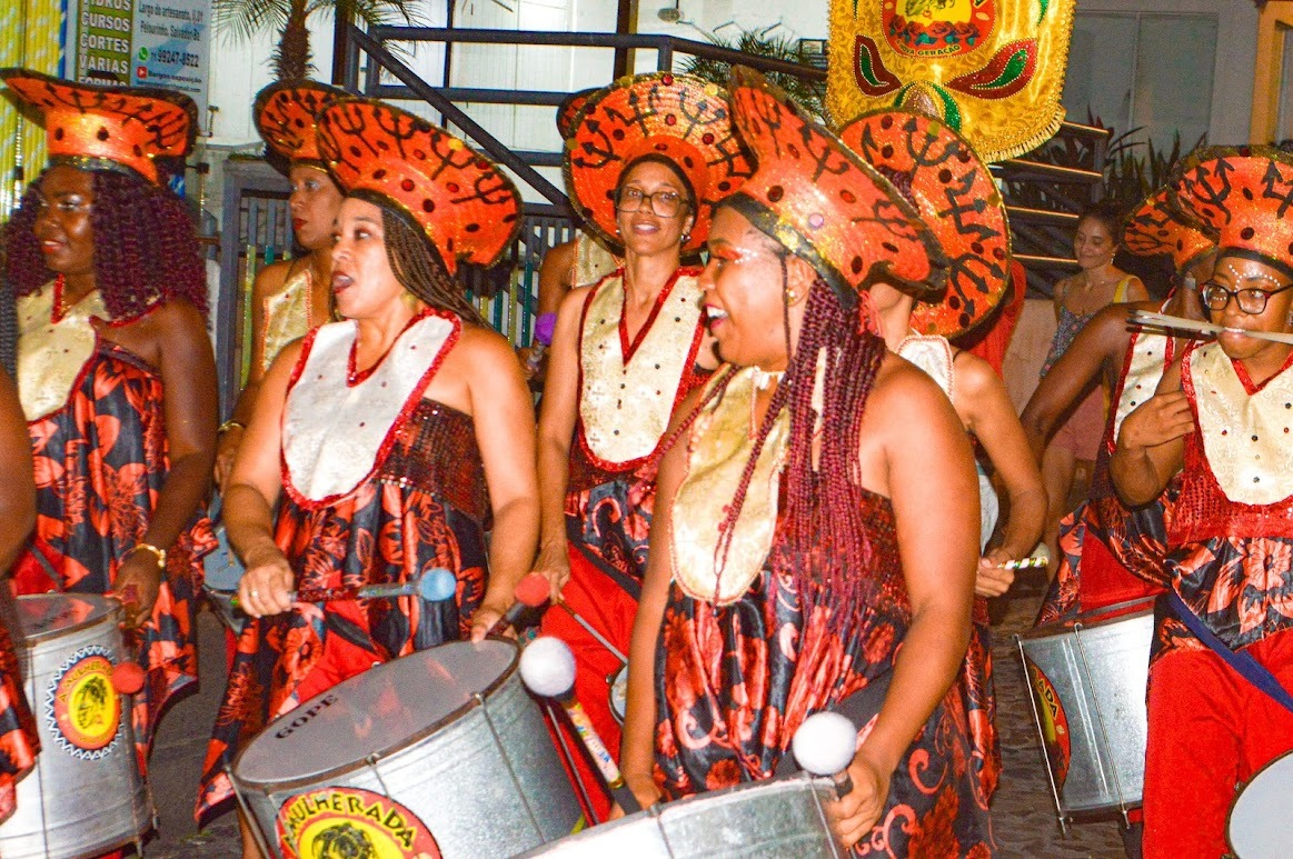 Banda A Mulherada faz show gratuito no Espaço Cultural da Barroquinha