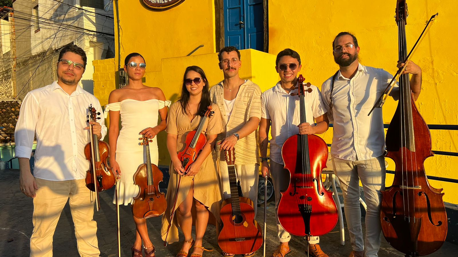 Tiri apresenta show autoral na Sala do Coro do TCA com o Quinteto da Bahia