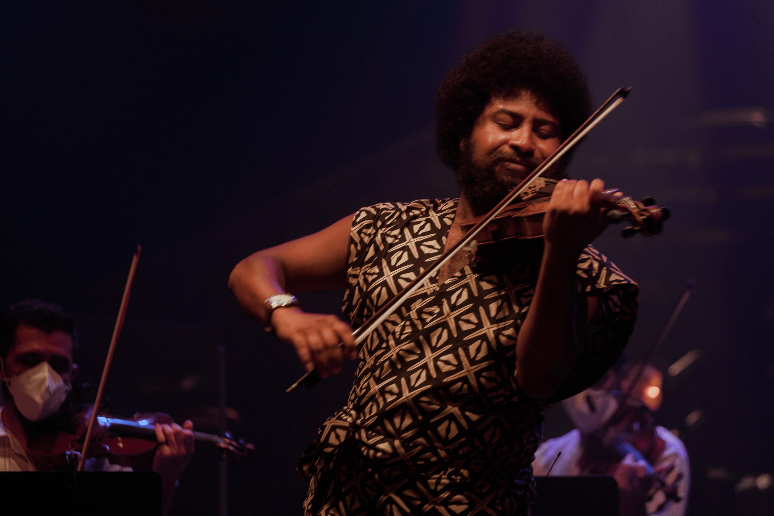 Violinista baiano concorre com homenagem a Letieres Leite no 21° Festival de Música da Educadora