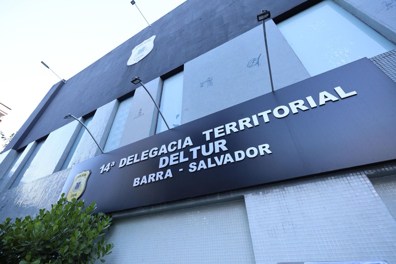 DESMASCARADO! Taxista aplica golpe em turista no Carnaval, cobra R$ 3 mil por corrida e é identificado pela Polícia