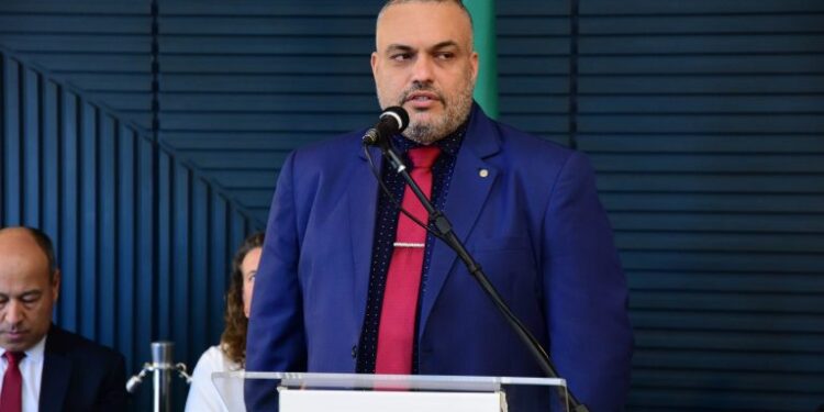 Projeto obriga estados a criarem delegacia eletrônica para denúncias de maus-tratos a animais