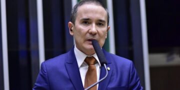 Projeto aumenta pena para exploração sexual infantil em fronteiras