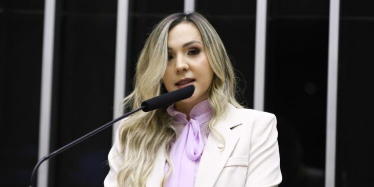 Projeto prevê certidão de nascimento em formato digital no aplicativo Gov.br