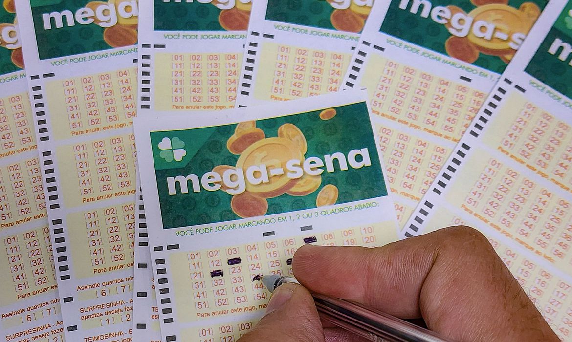 Mega-Sena acumula; prêmio chega a R$ 5,2 milhões